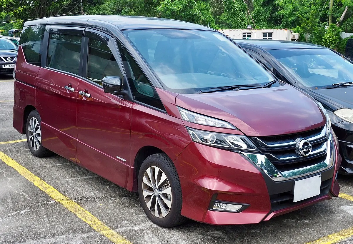 Nissan Serena 2013 2.0 CVT AWD Minivan - Image 1