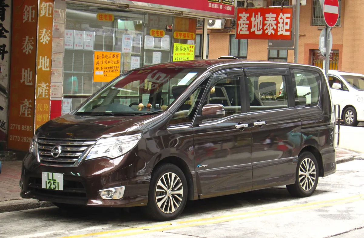 Nissan Serena 2013 2.0 CVT AWD Minivan - Image 3