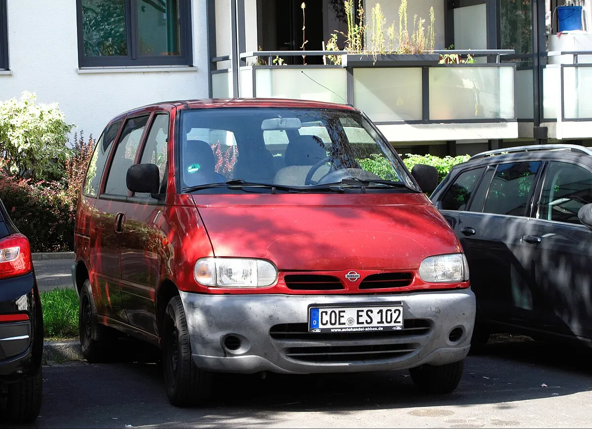 Nissan Serena 2013 2.0 CVT AWD Minivan - Image 5