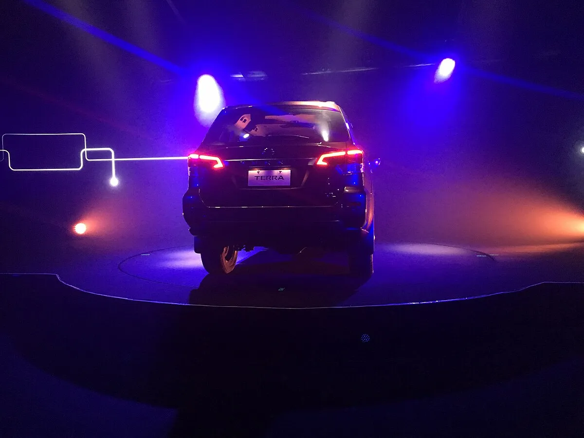 Nissan Terra 2018 2.3 AT 4WD SUV - Image 6