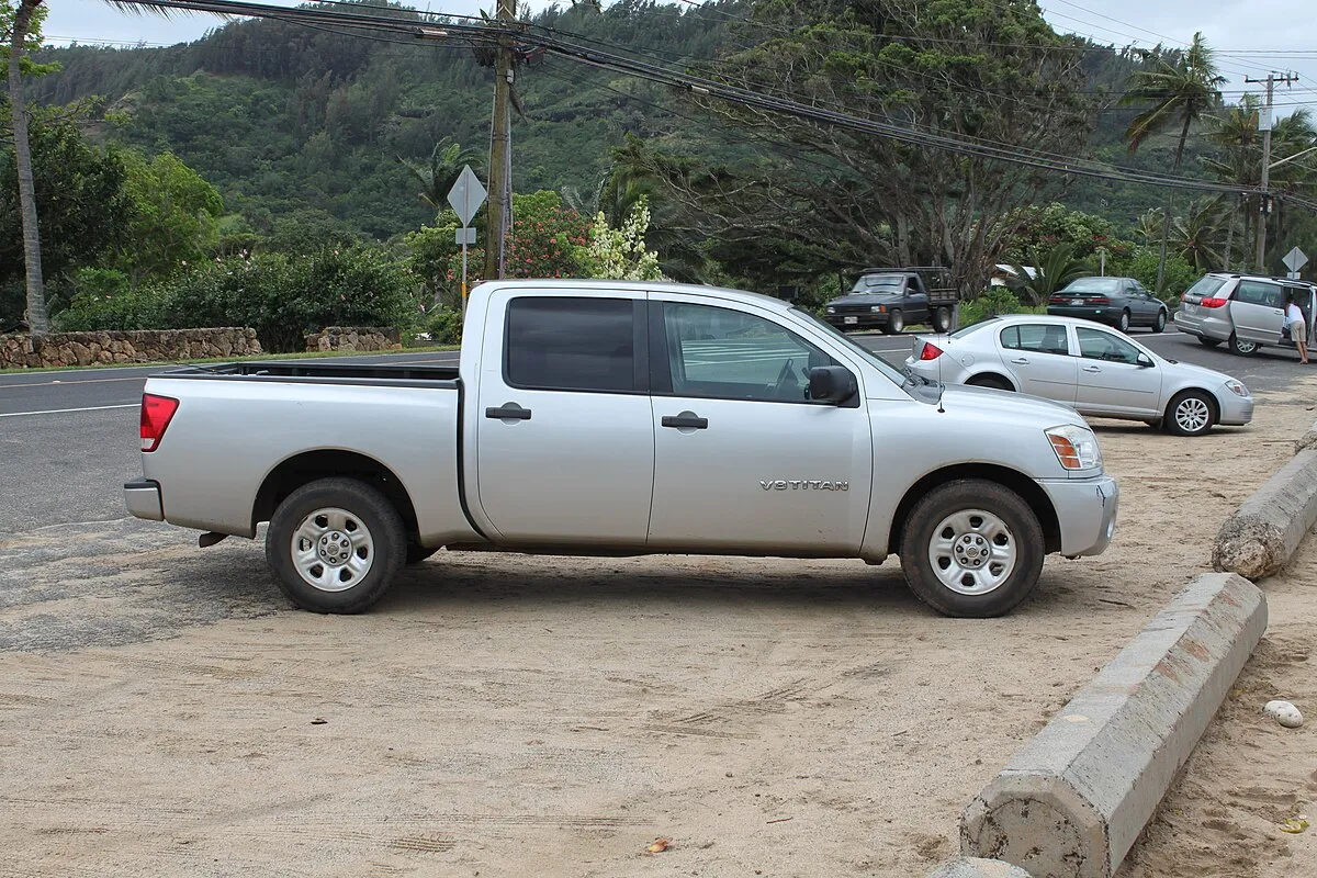 Nissan Titan 2007 5.6 AT 4WD Pickup One-and-a-half cabin - Image 3