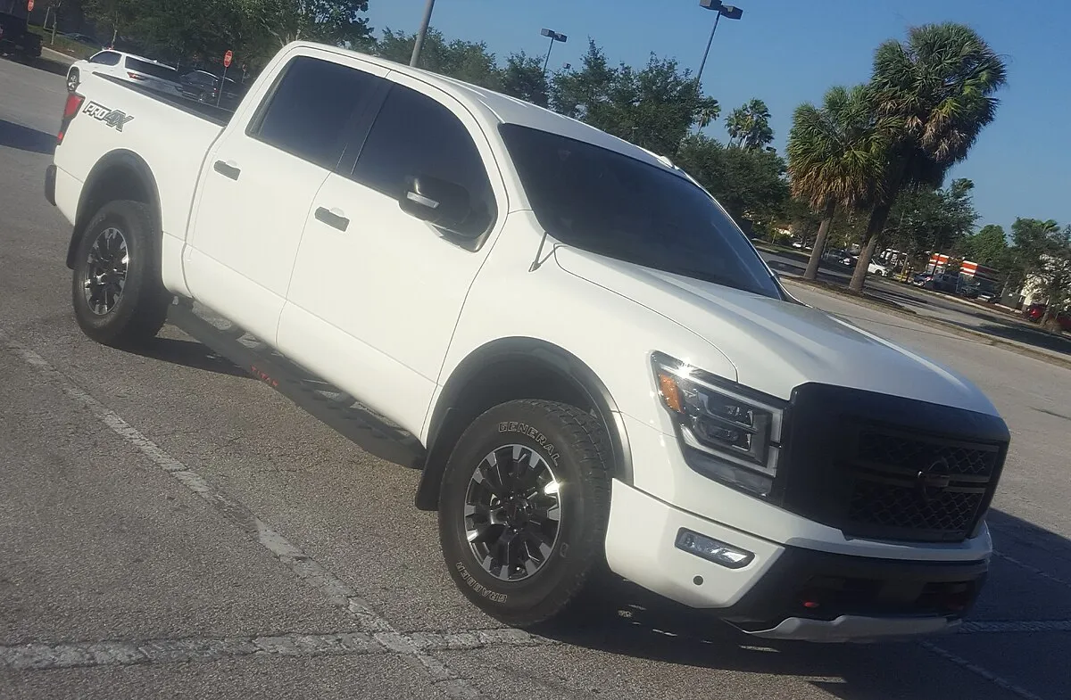 Nissan Titan 2007 5.6 AT 4WD Pickup One-and-a-half cabin - Image 8