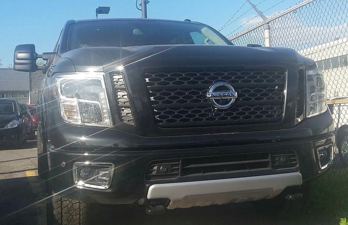 Nissan Titan 2019 5.6 AT 4WD Pickup Double cabin - Image 4