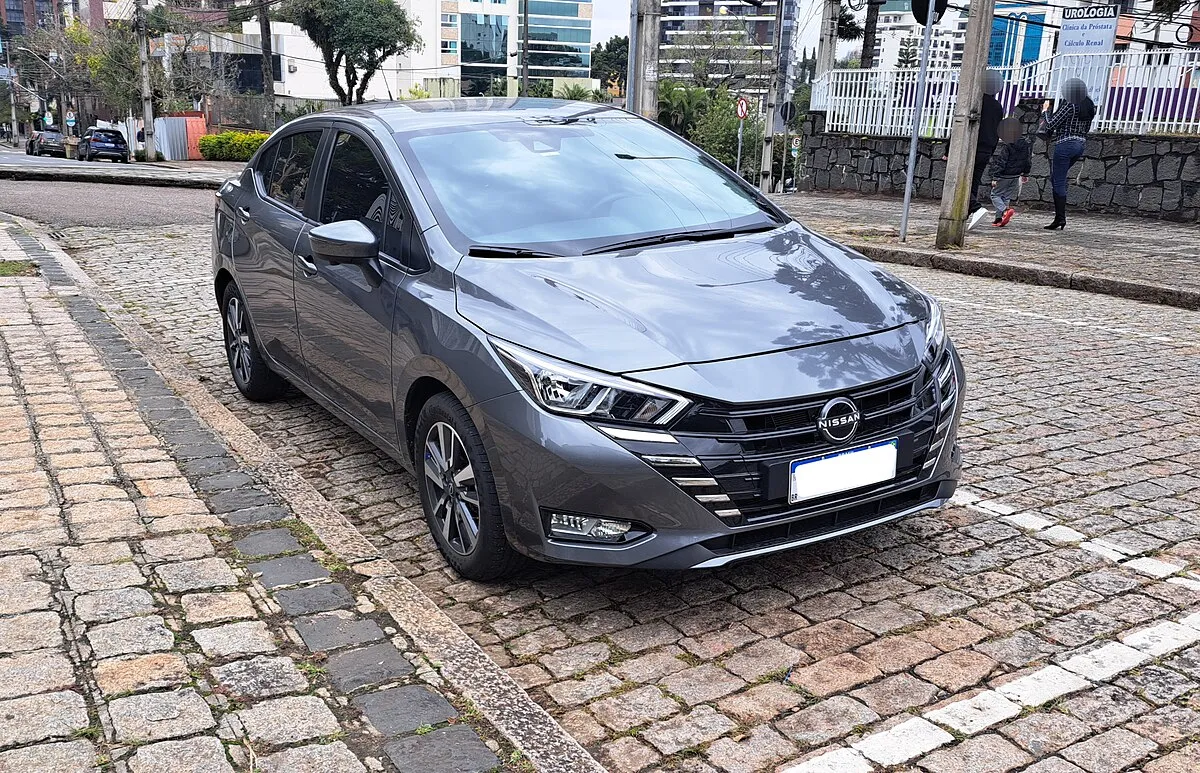 Nissan Versa 2006 1.6 AT Hatchback - Image 4