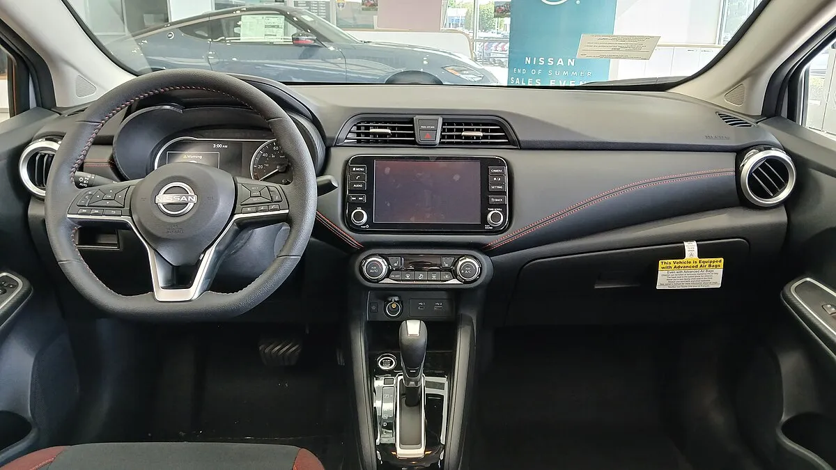 Nissan Versa 2009 1.6 AT Hatchback - Image 5