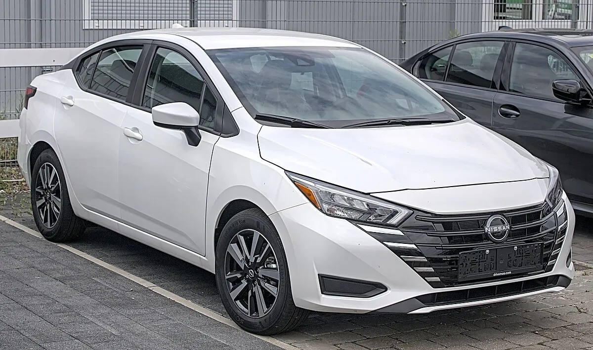 Nissan Versa 2009 1.6 AT Hatchback - Image 10