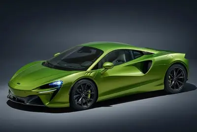 McLaren Artura Plug-in Hybrid 2025 - Singapore Market
