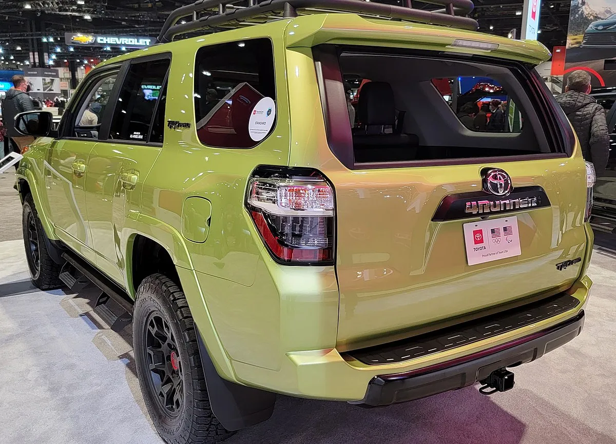 Toyota 4Runner 2013 4.0 AT AWD SUV - Image 2