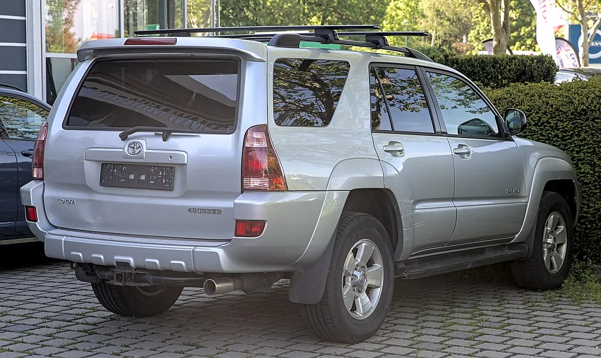 Toyota 4Runner 2013 4.0 AT AWD SUV - Image 3
