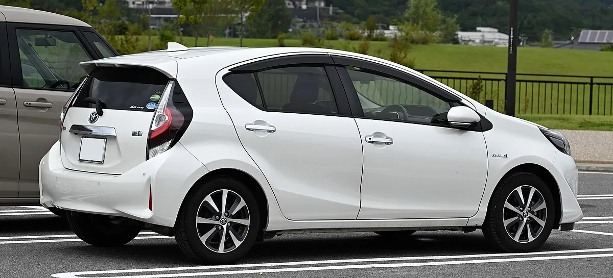 Toyota Aqua 2011 1.5 CVT Hatchback - Image 5