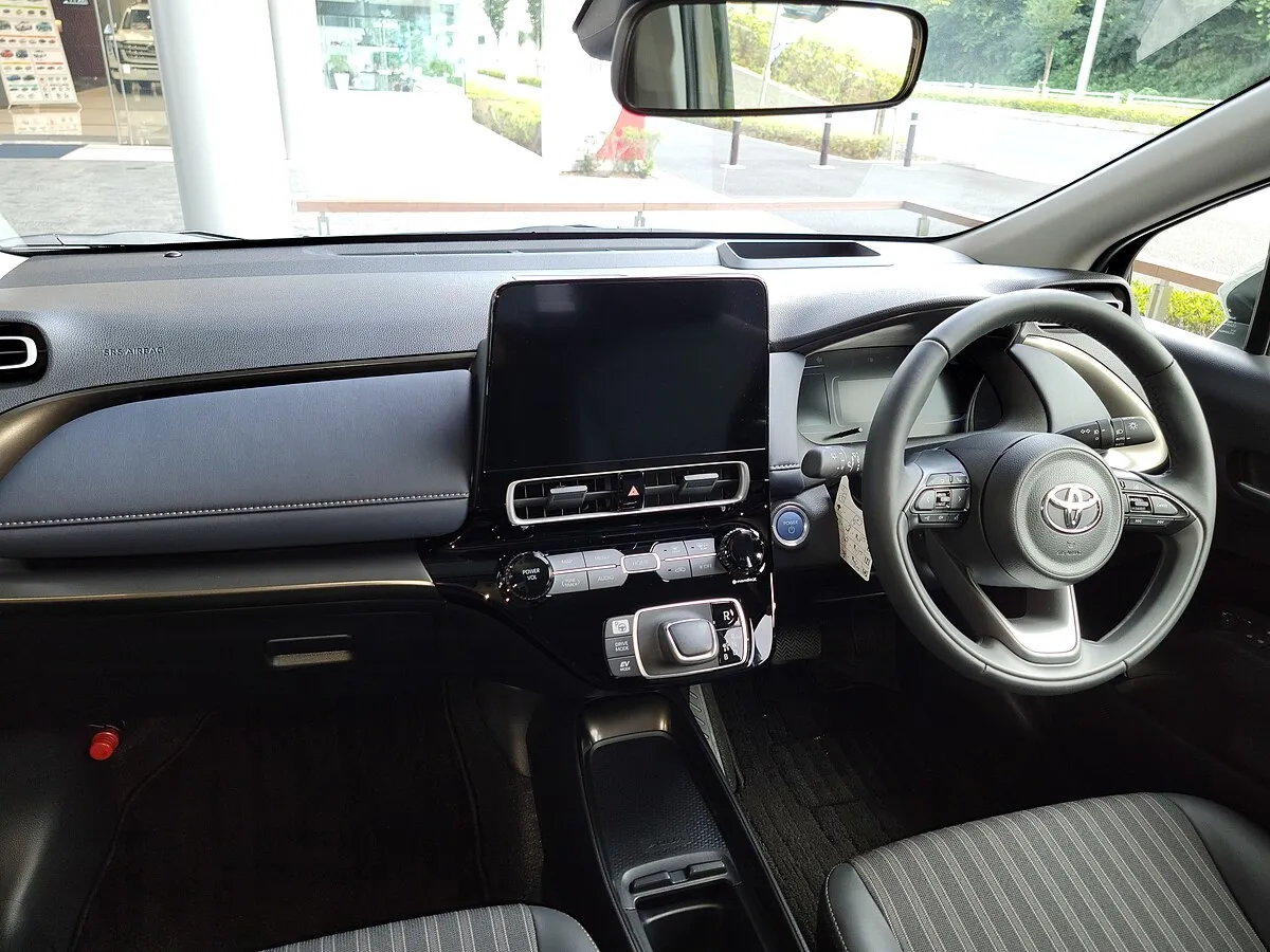 Toyota Aqua 2014 1.5 CVT Hatchback - Image 6