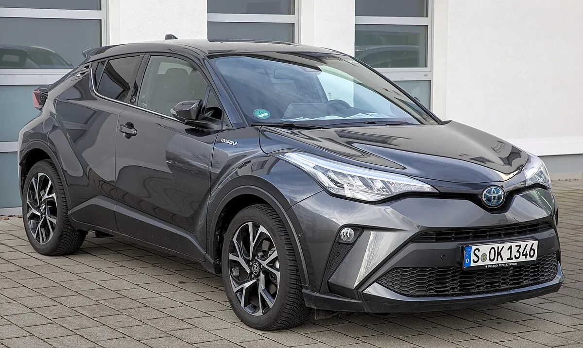 Toyota C-HR 2019 1.2 CVT 4WD SUV 5 doors - Image 4