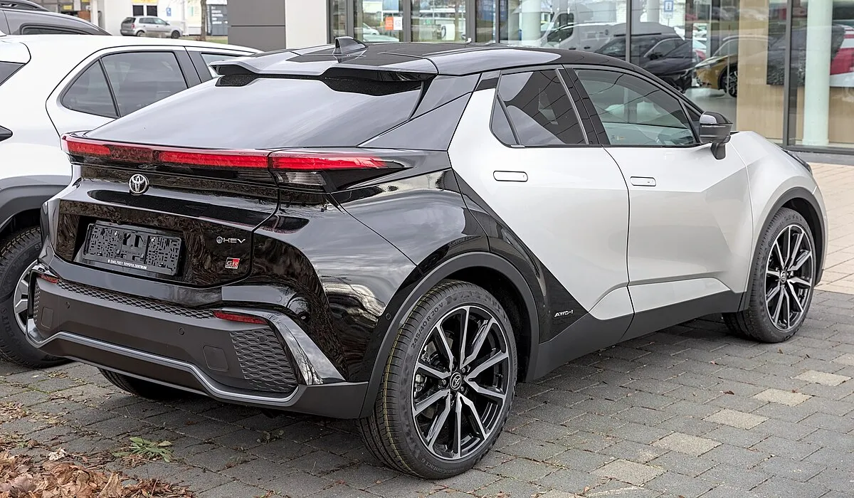 Toyota C-HR 2019 1.2 CVT 4WD SUV 5 doors - Image 5