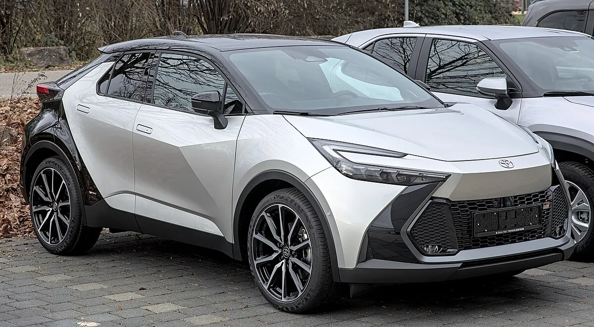 Toyota C-HR 2019 1.2 CVT 4WD SUV 5 doors - Image 6