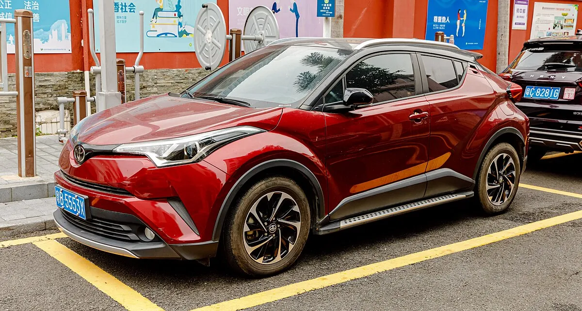Toyota C-HR 2019 1.2 CVT 4WD SUV 5 doors - Image 8