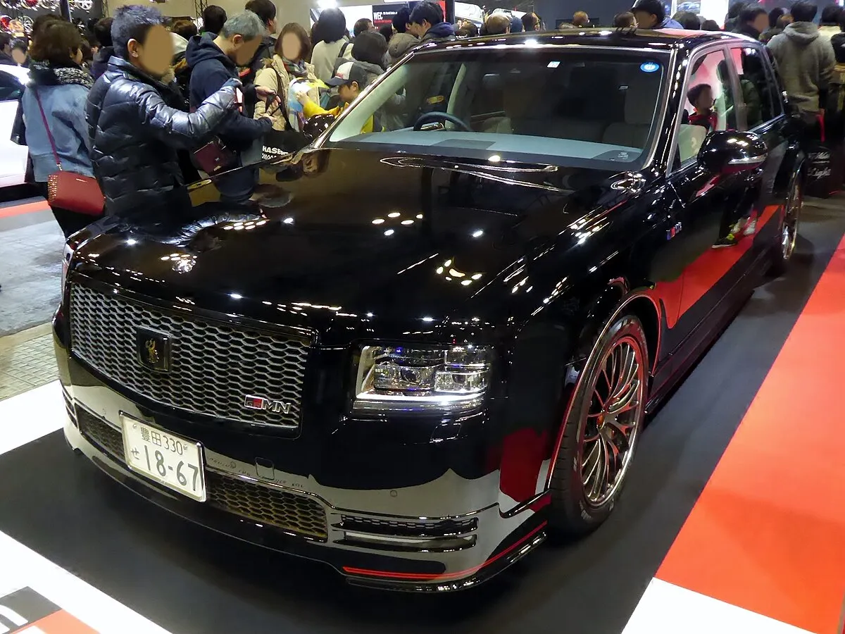 Toyota Century 2018 5.0 CVT Sedan - Image 2