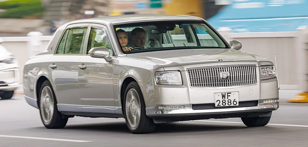 Toyota Century 2018 5.0 CVT Sedan - Image 10