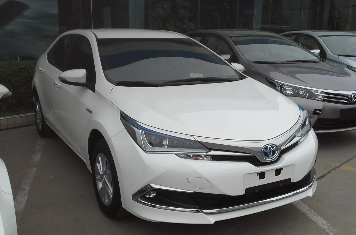 Toyota COROLLA SEDAN HYBRID 2025 - Image 5