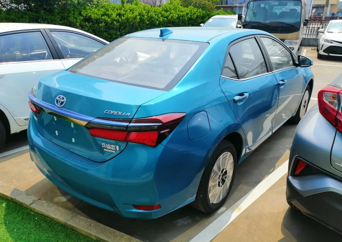 Toyota COROLLA SEDAN HYBRID 2025 - Image 7