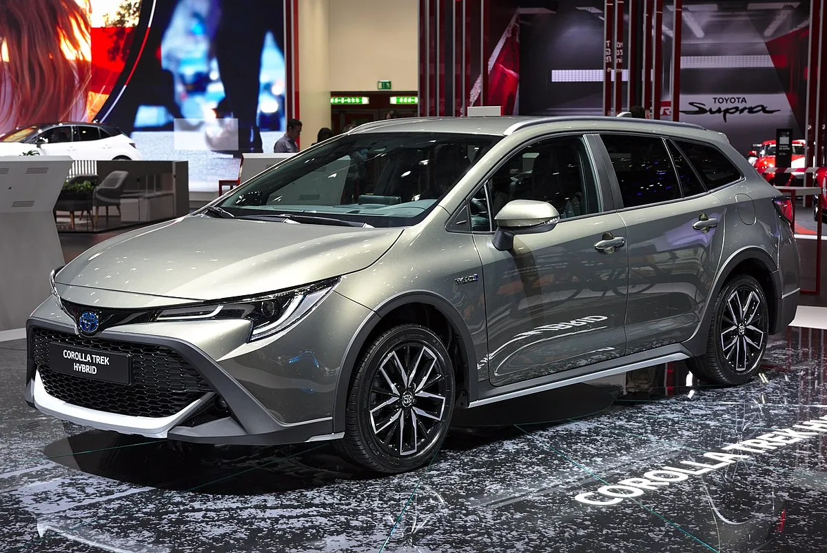 Toyota Corolla 2019 1.2 CVT AWD Hatchback - Image 3