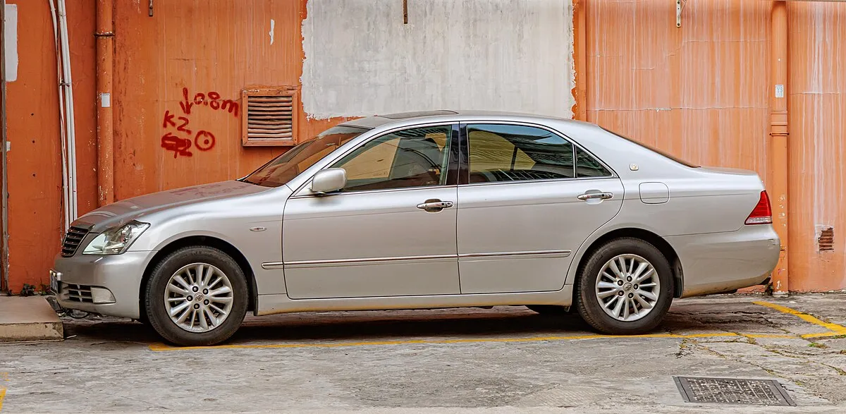 Toyota Crown 2018 2.0 AT Sedan - Image 9