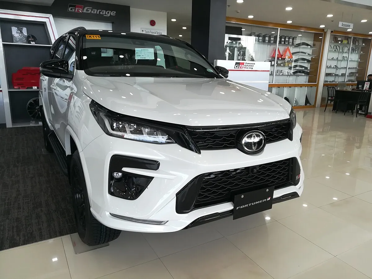 Toyota FORTUNER GR SPORT 2025 - Image 3