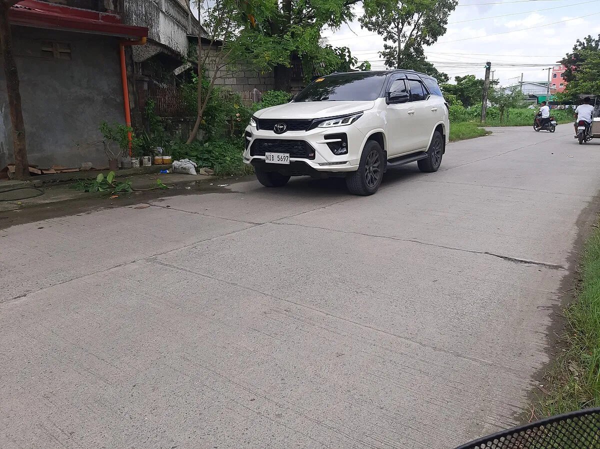 Toyota FORTUNER GR SPORT 2025 - Image 10