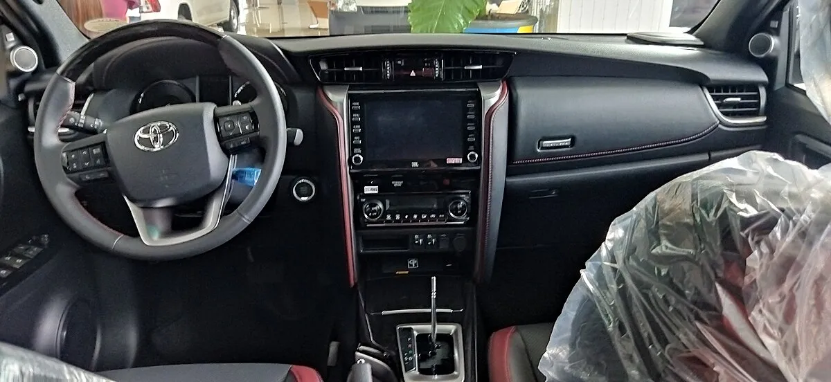 Toyota Fortuner 2020 2.7 AT 4WD SUV 5 doors - Image 5