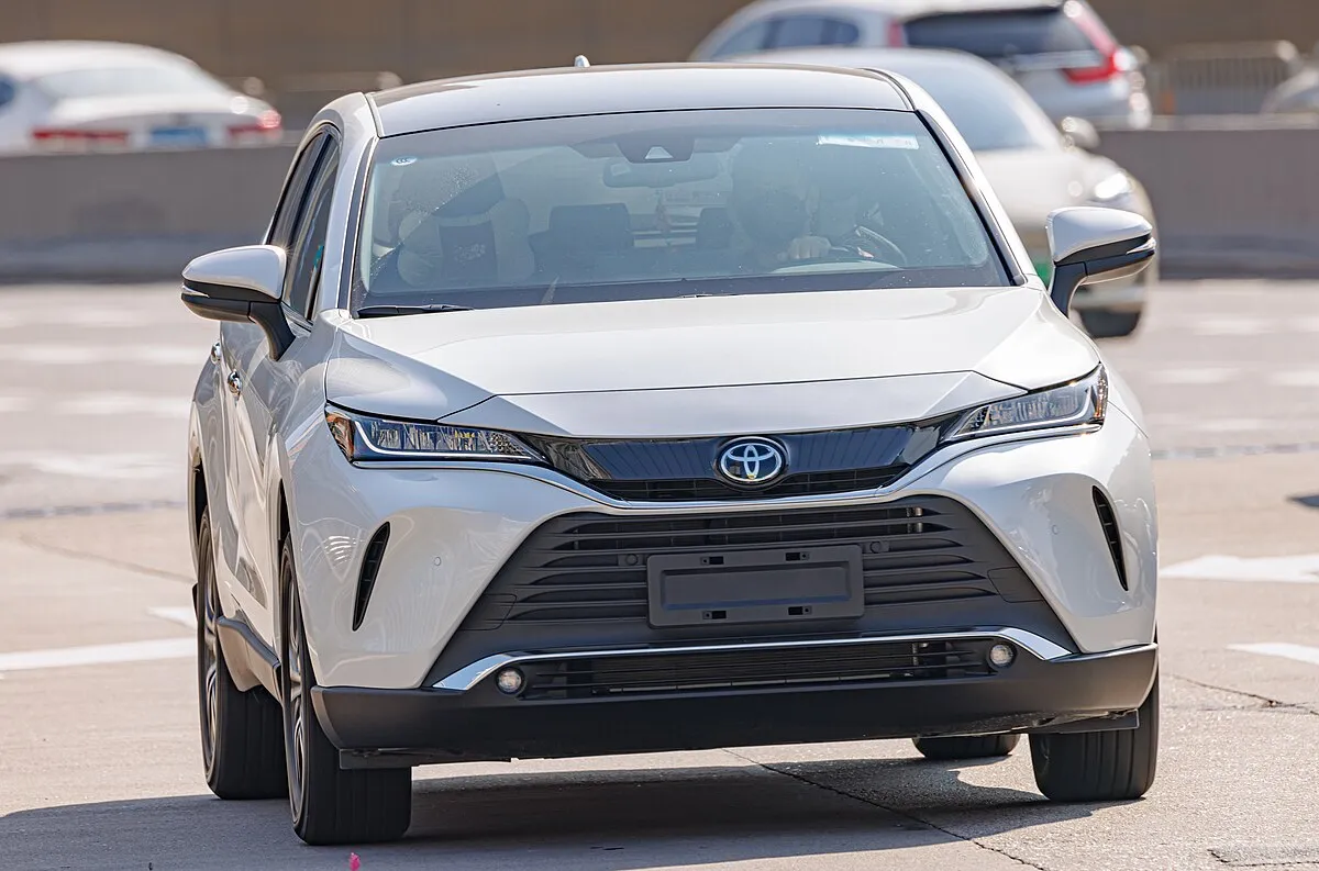 Toyota Harrier 2017 2.0 AT AWD Crossover - Image 4