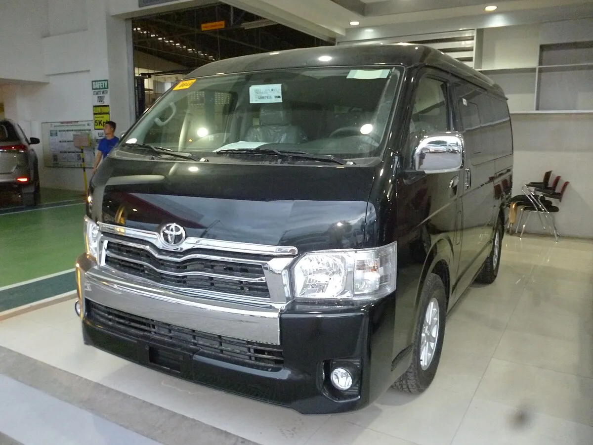 Toyota Hiace Super Grandia 2025 Toyota Hiace Super Grandia 2.8 AT Leather - Image 5