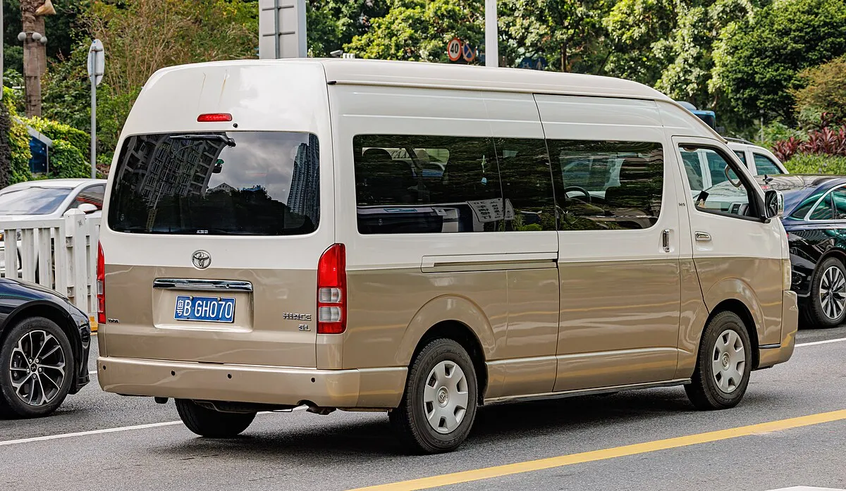 Toyota Hiace 2025 Toyota Hiace 3.0 Cargo - Image 6