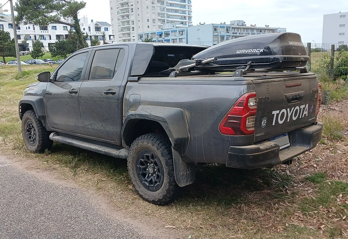 Toyota HILUX GR SPORT 2025 - Image 4