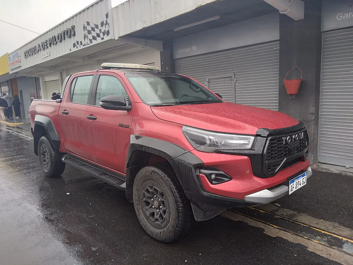 Toyota HILUX GR SPORT 2025 - Image 6