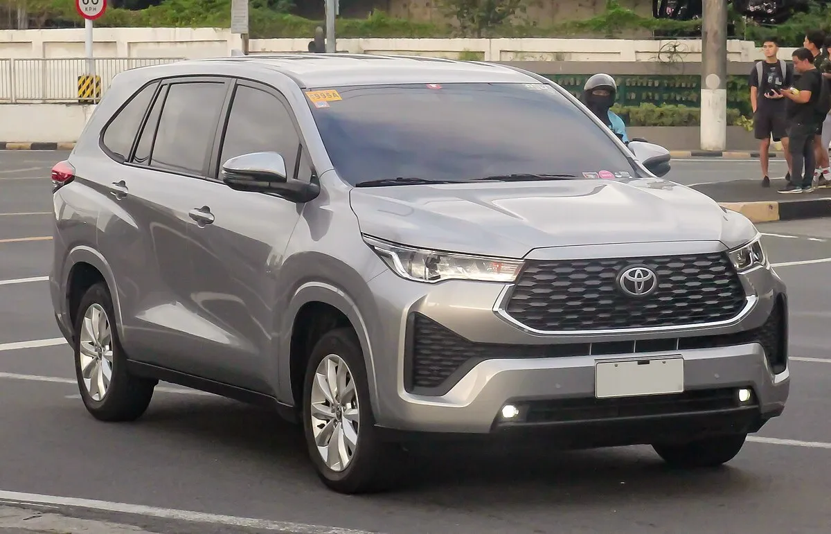 Toyota INNOVA HYCROSS 2025 - Image 8
