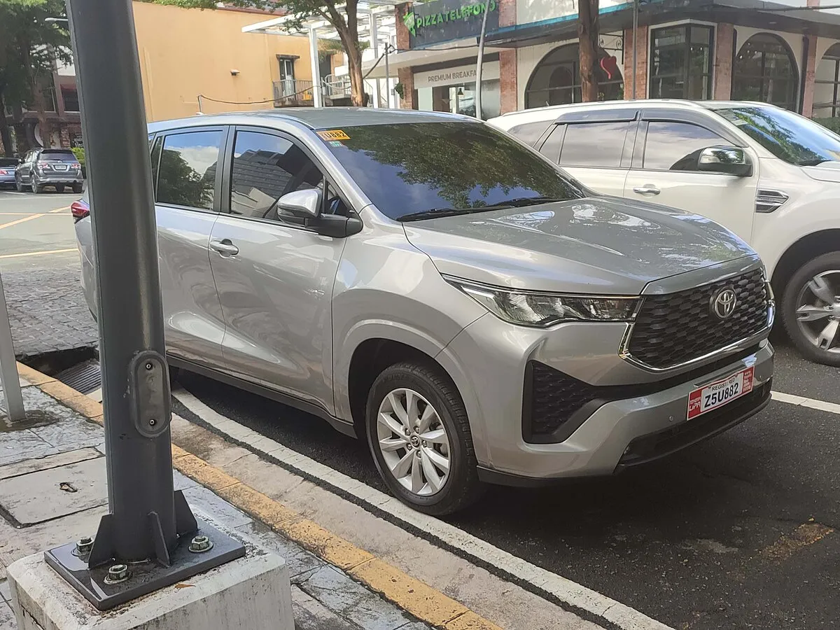 Toyota Innova 2025 Toyota Innova 2.8 G Diesel AT (White Pearl Crystal Shine) - Image 5