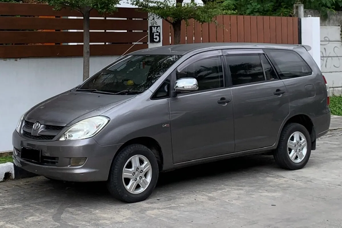 Toyota Innova 2025 Toyota Innova 2.8 J Diesel MT - Image 7