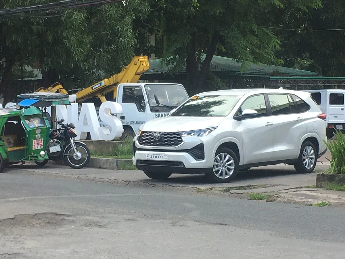 Toyota Innova 2025 Toyota Innova 2.8 XE Diesel AT - Image 8