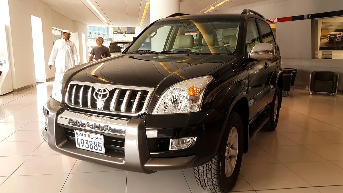 Toyota Land Cruiser 2025 Toyota Land Cruiser VX AT (White Pearl Crystal Shine) - Image 6