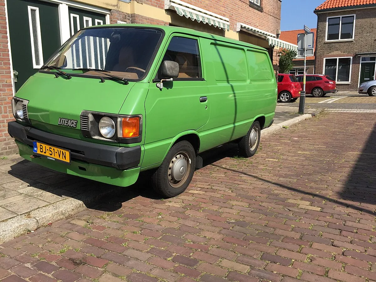 Toyota Lite Ace 2025 2025 Toyota Lite Ace 1.5 Cargo Aluminum Van MT - Image 4