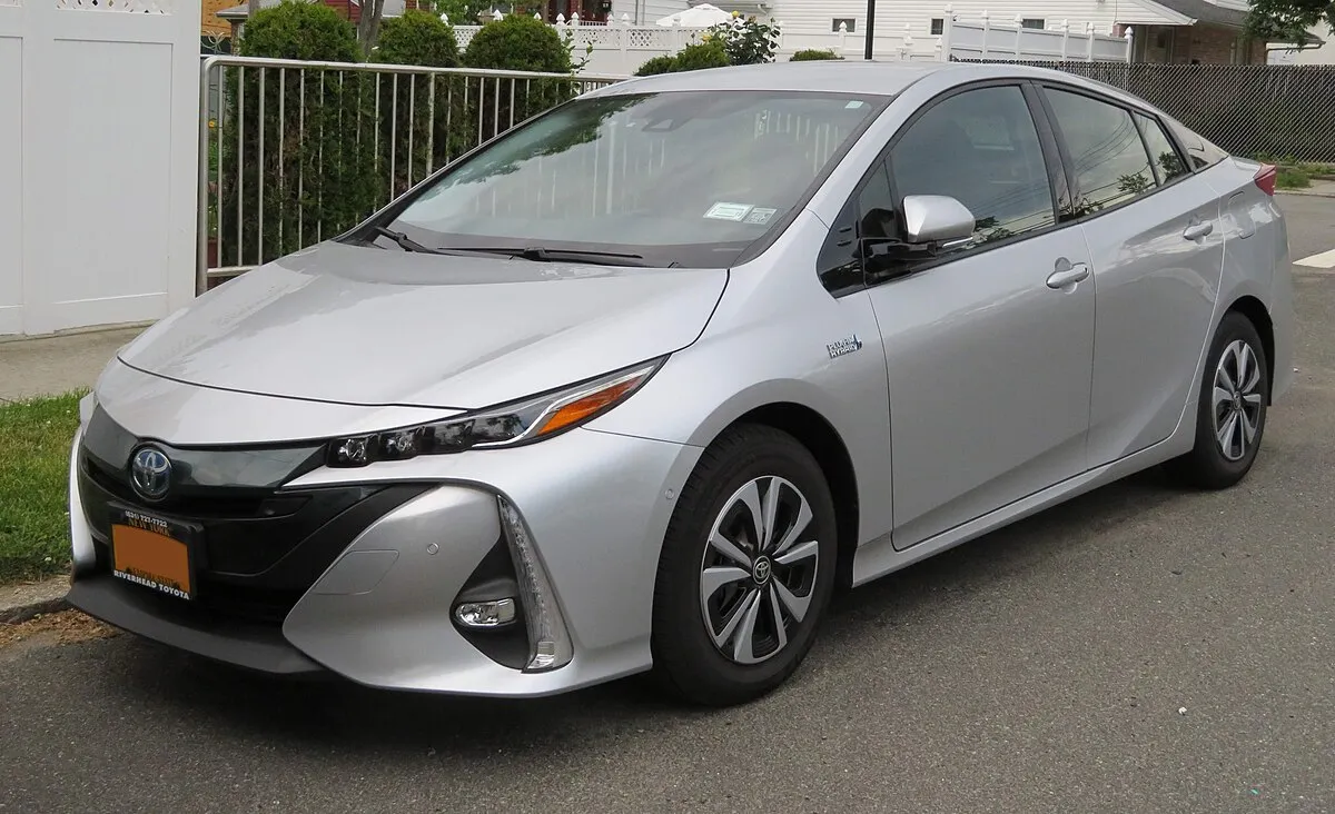 Toyota PRIUS PRIME 2025 - Image 1