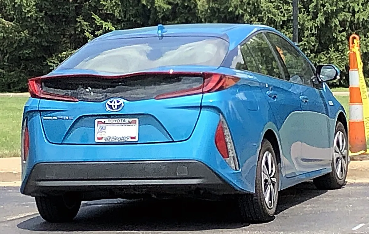 Toyota PRIUS PRIME 2025 - Image 2