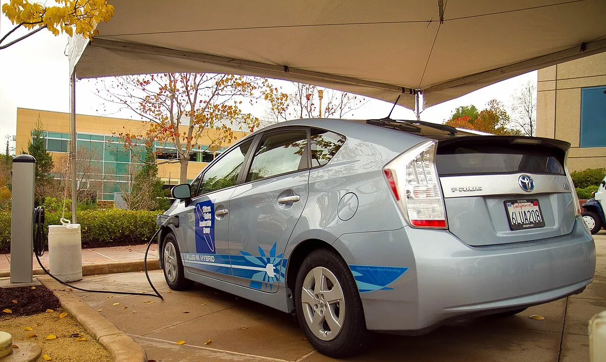 Toyota PRIUS PRIME 2025 - Image 5