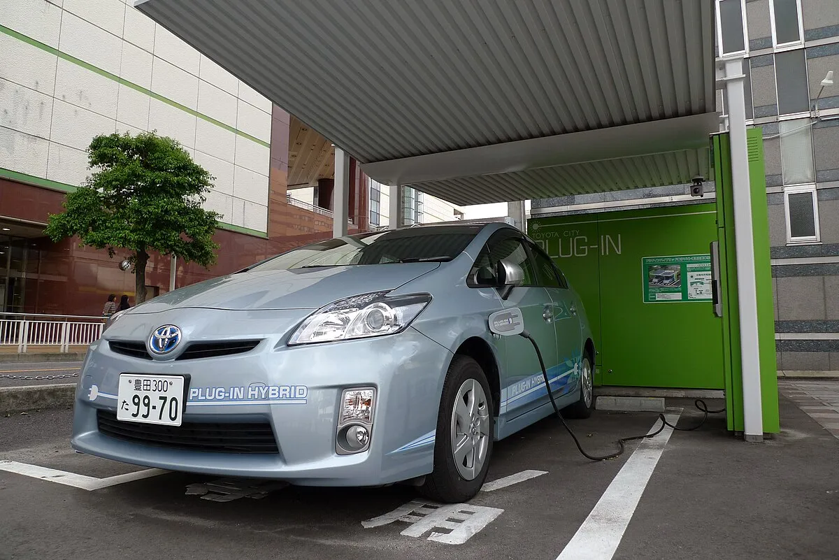 Toyota PRIUS PRIME 2025 - Image 6