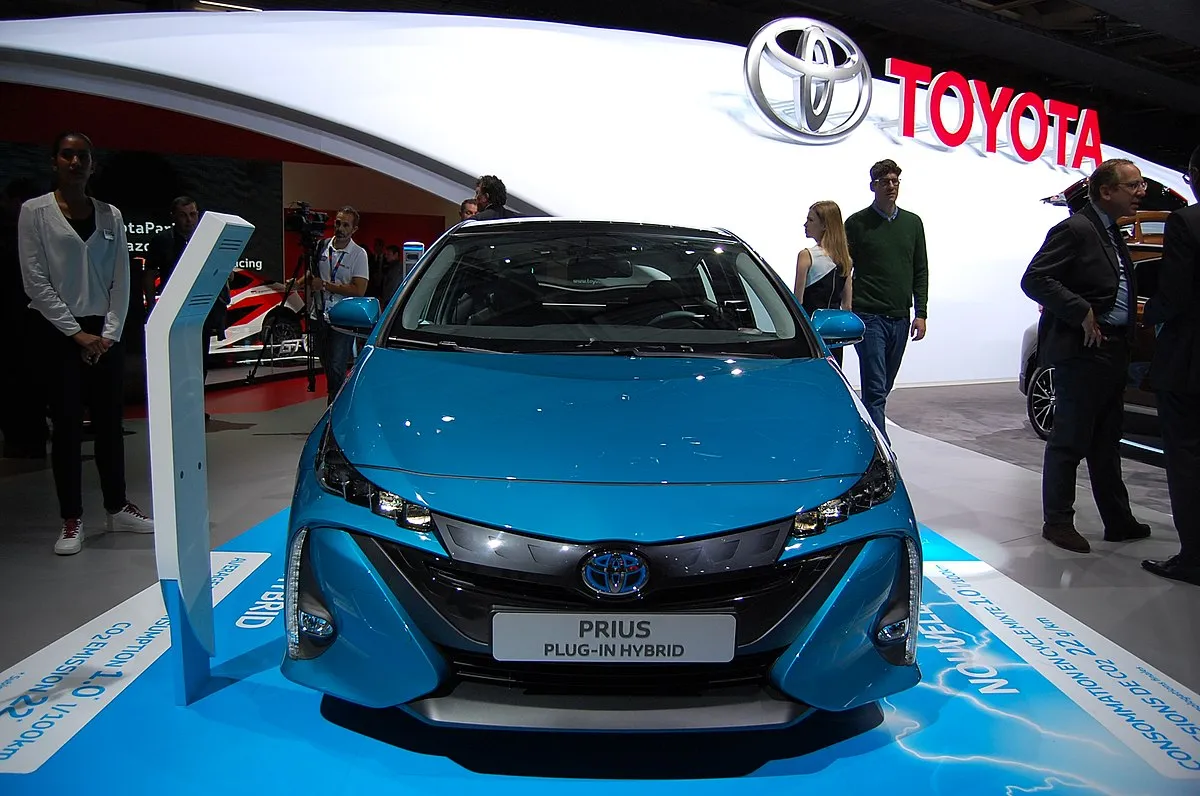 Toyota PRIUS PRIME 2025 - Image 8
