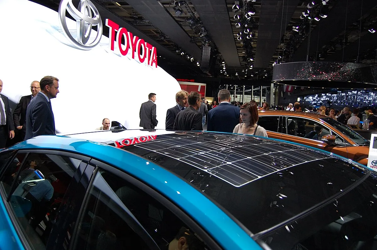 Toyota PRIUS PRIME 2025 - Image 10