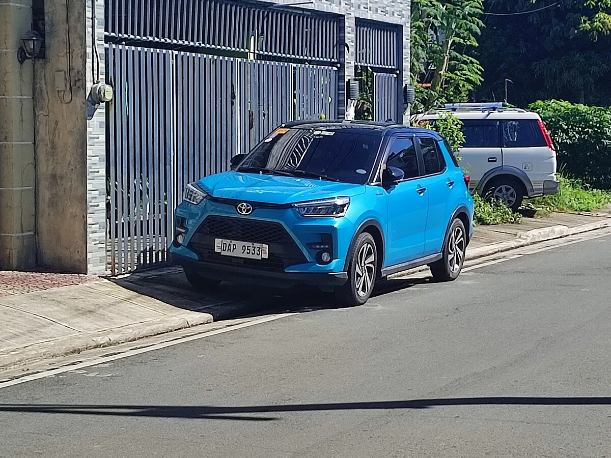 Toyota Raize 2025 Toyota Raize 1.0 Turbo CVT (White Pearl SE/Black) - Image 4