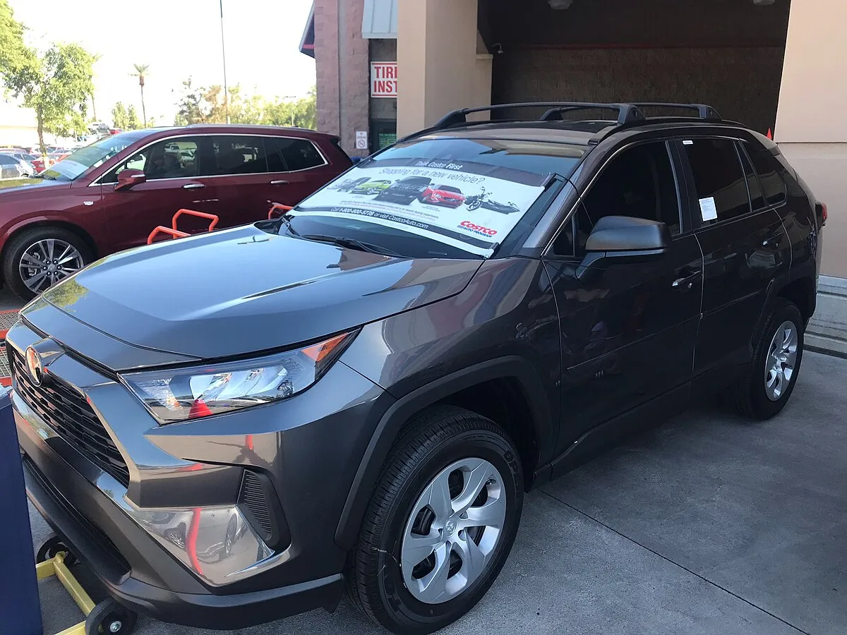 Toyota RAV4 2018 2.5 AT AWD Crossover - Image 4