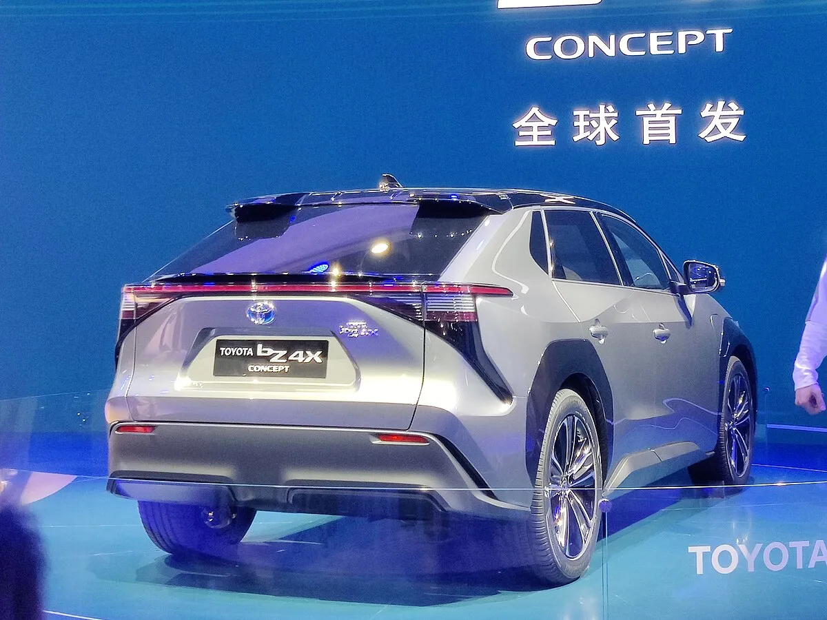Toyota Toyota bZ4X 2025 Toyota bZ4X AWD BEV ( Dark  Blue Mica ) - Image 4