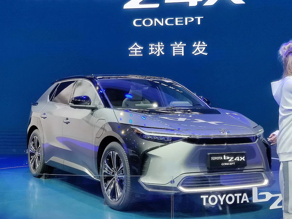 Toyota Toyota bZ4X 2026 Toyota bZ4X AWD BEV ( Dark  Blue Mica ) - Image 7