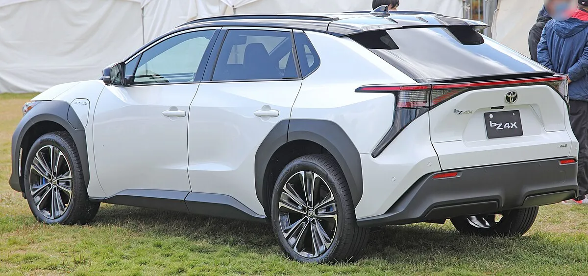 Toyota Toyota bZ4X 2026 Toyota bZ4X AWD BEV ( Dark  Blue Mica ) - Image 9